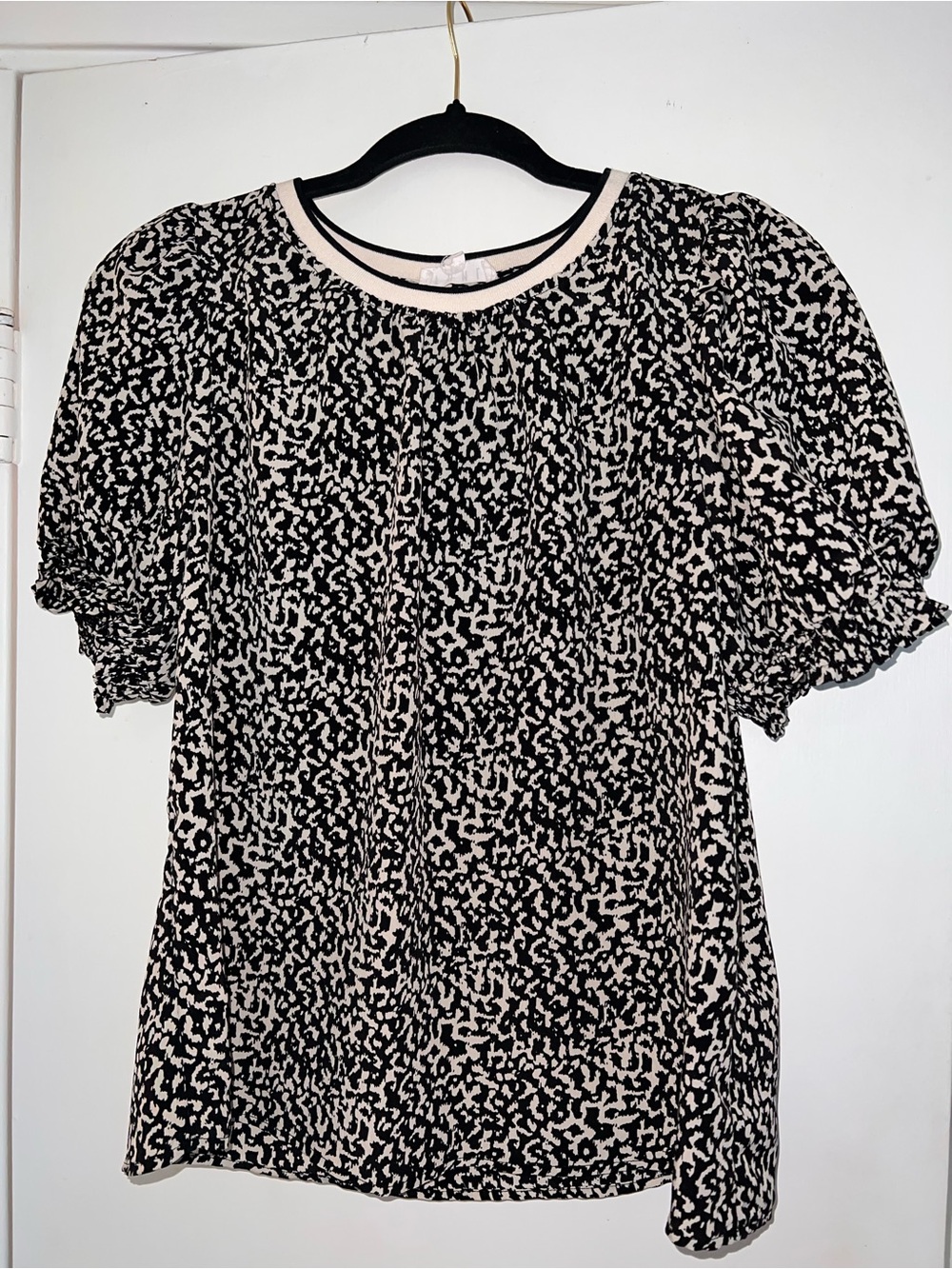 THML Black and Cream Abstract Puff Sleeve Top - Picture 1 of 3
